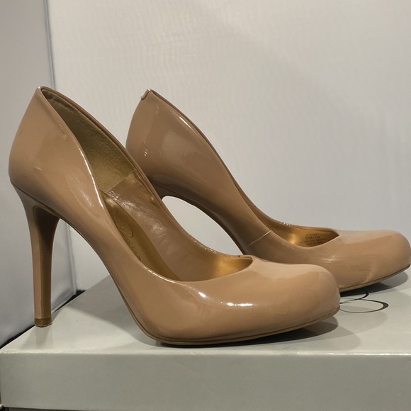 Jessica Simpson nude patent leather pump size 6 women’s - Picture 5 of 6
